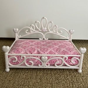 American Girl Princess Pet Bed
